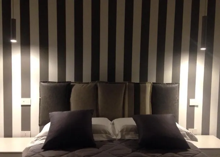 Le Origini Rooms&suite לינה וארוחת בוקר קוסנזה