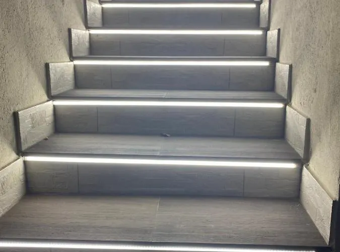 Le Origini Rooms&suite לינה וארוחת בוקר קוסנזה